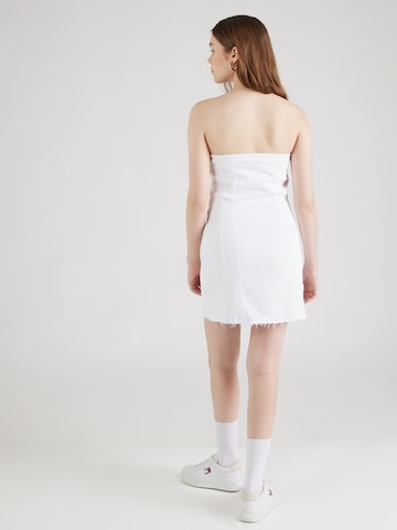 Robe Tommy Jeans en blanc