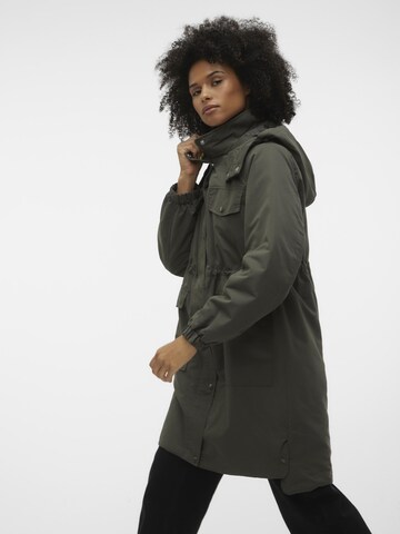 VERO MODA Winterparka 'ROANE' in Groen