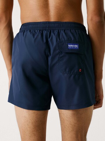Red Bull Racing x Pepe Jeans Badeshorts in Blau