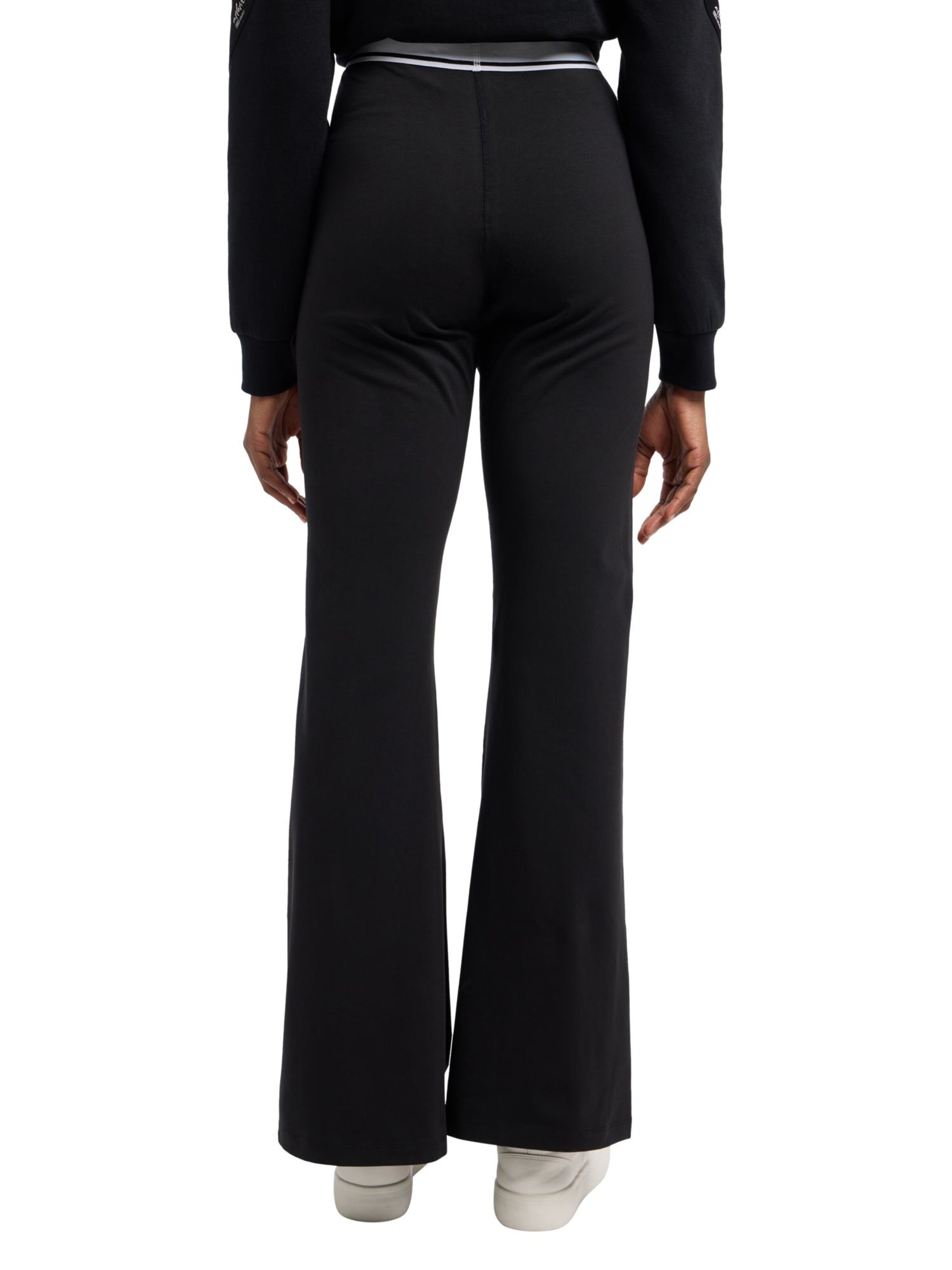 Carlo Colucci Flared Broek 'Dreisser' in Zwart