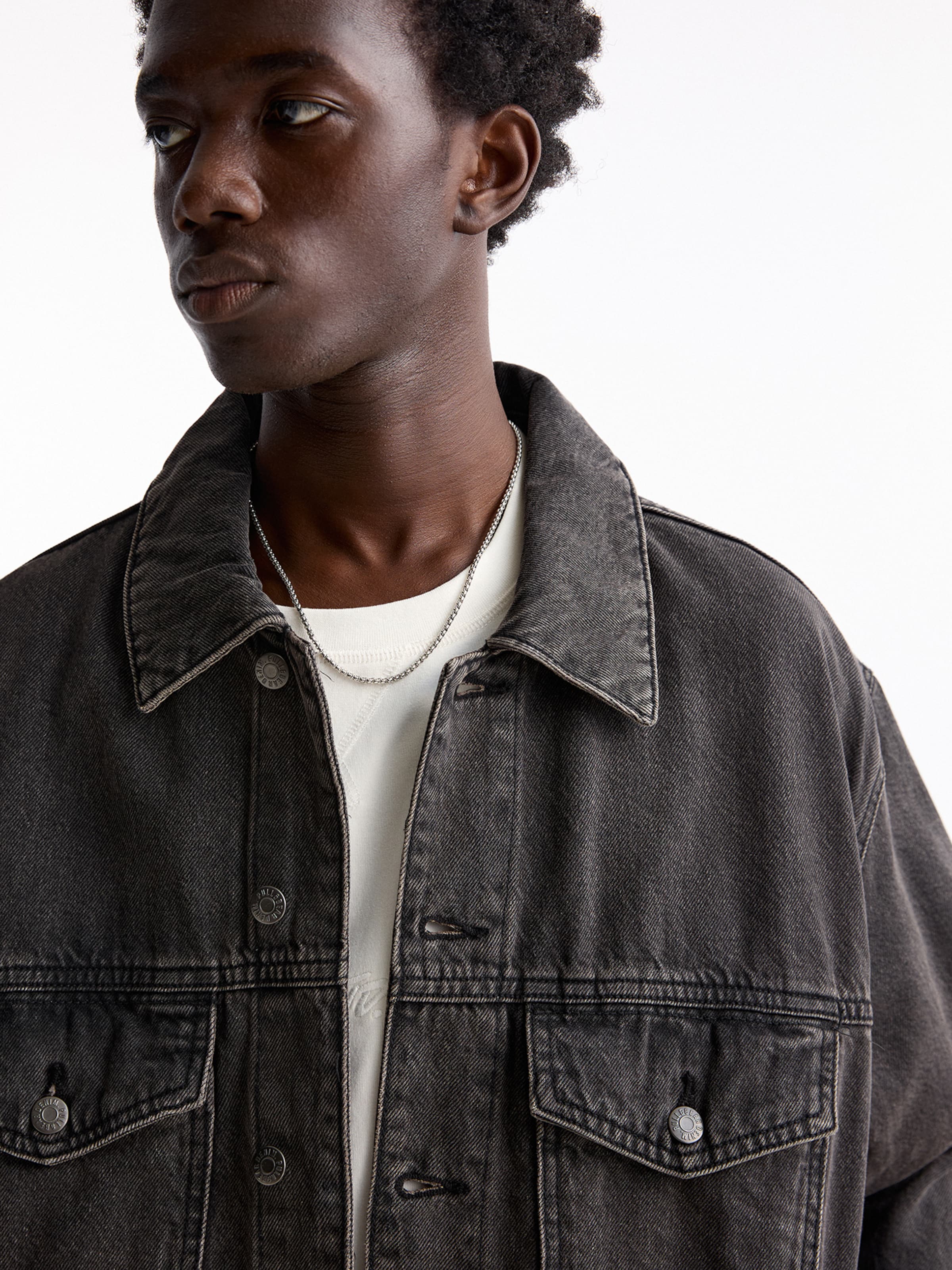 Pull Bear Between season jacket in Black Denim ABOUT YOU