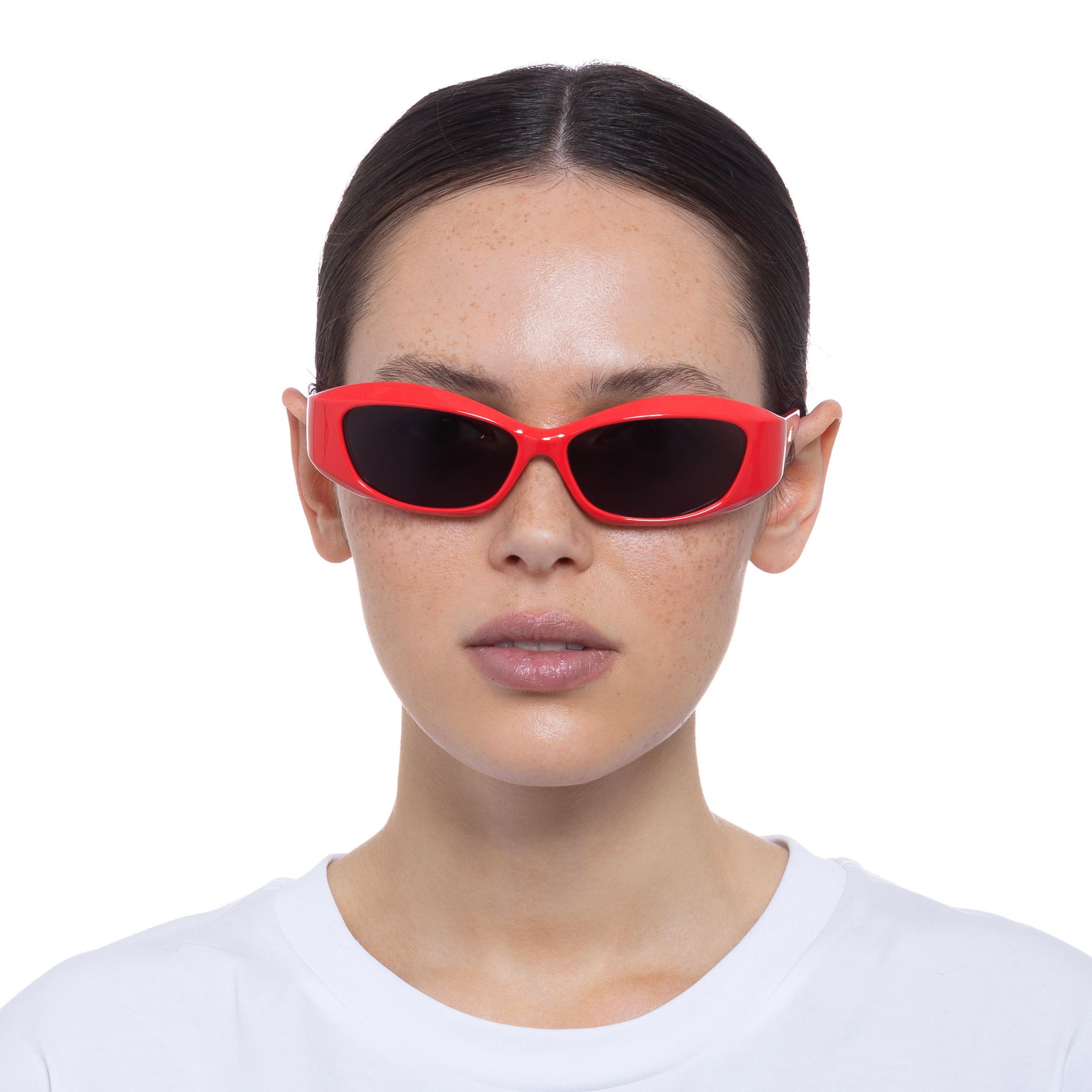 Lunettes de soleil 'SWIFT LUST' LE SPECS en rouge : devant