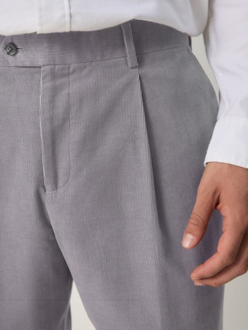 Next Regular Pantalon in Grijs