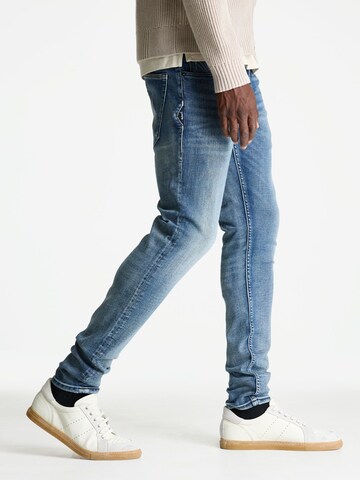 Coupe slim Jean 'Carter Crest' CHASIN' en bleu