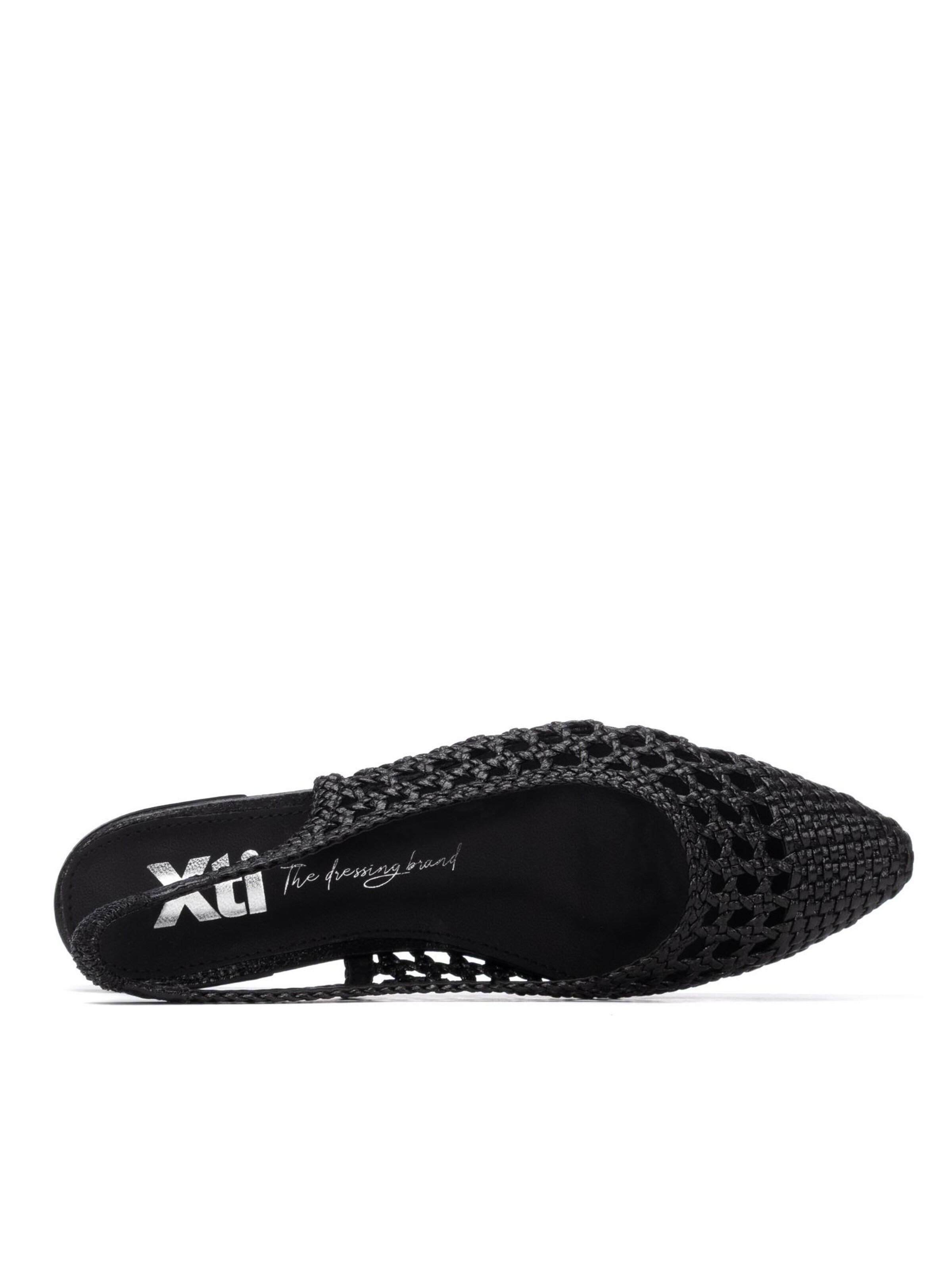 Xti Sandals in Black