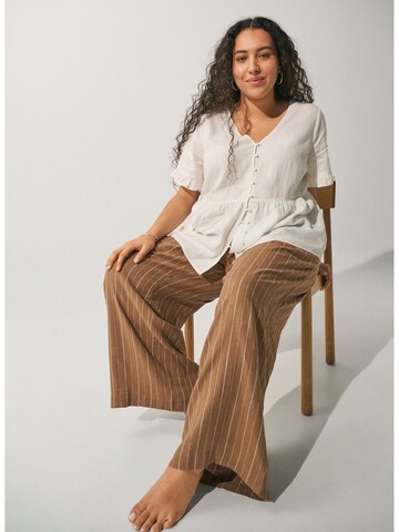 Regular Pantaloni 'Vline' de la Zizzi pe maro