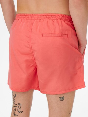 Shorts de bain 'Ted' Only & Sons en rouge