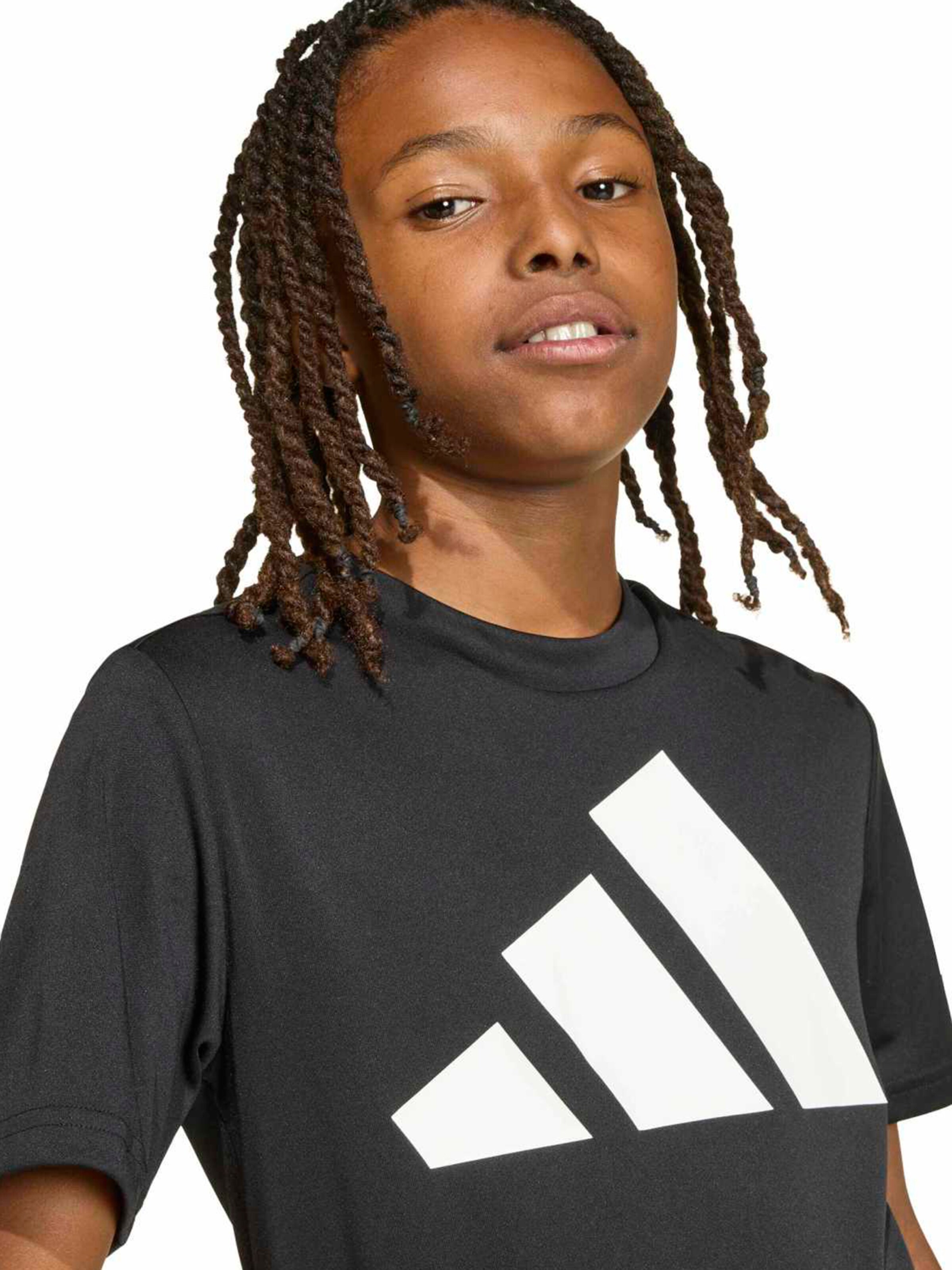 ADIDAS SPORTSWEAR Λειτουργικό μπλουζάκι σε μαύρο