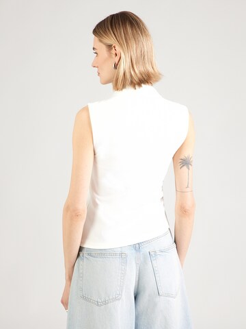 Top 'Sharon' de la ABOUT YOU pe bej