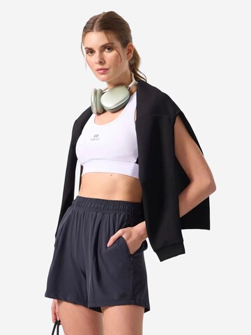 regular Pantaloni sportivi 'Shorts' di Tommy Life in grigio