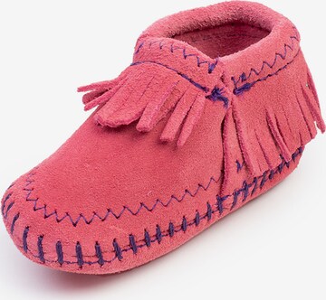 Minnetonka Boot 'Riley Softsole' in Pink: front