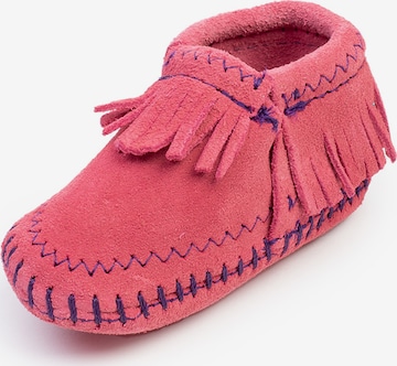 Minnetonka Boot 'Riley Softsole' in Pink: front