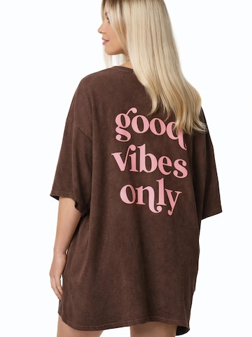 Worldclassca Oversizeshirt 'Oversize T-Shirt' in Braun