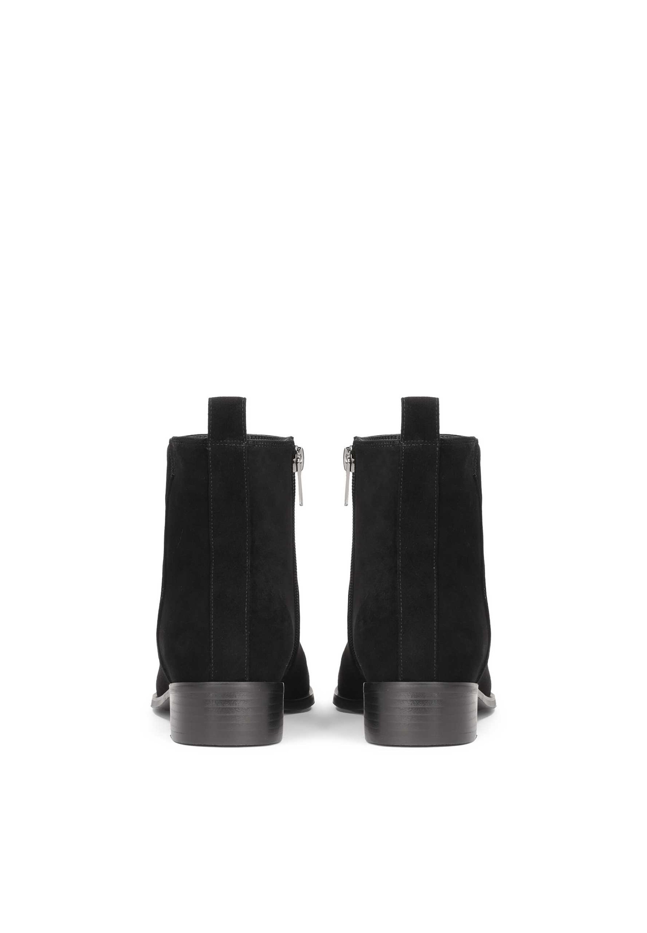 Kazar Poolsaabas, värv must