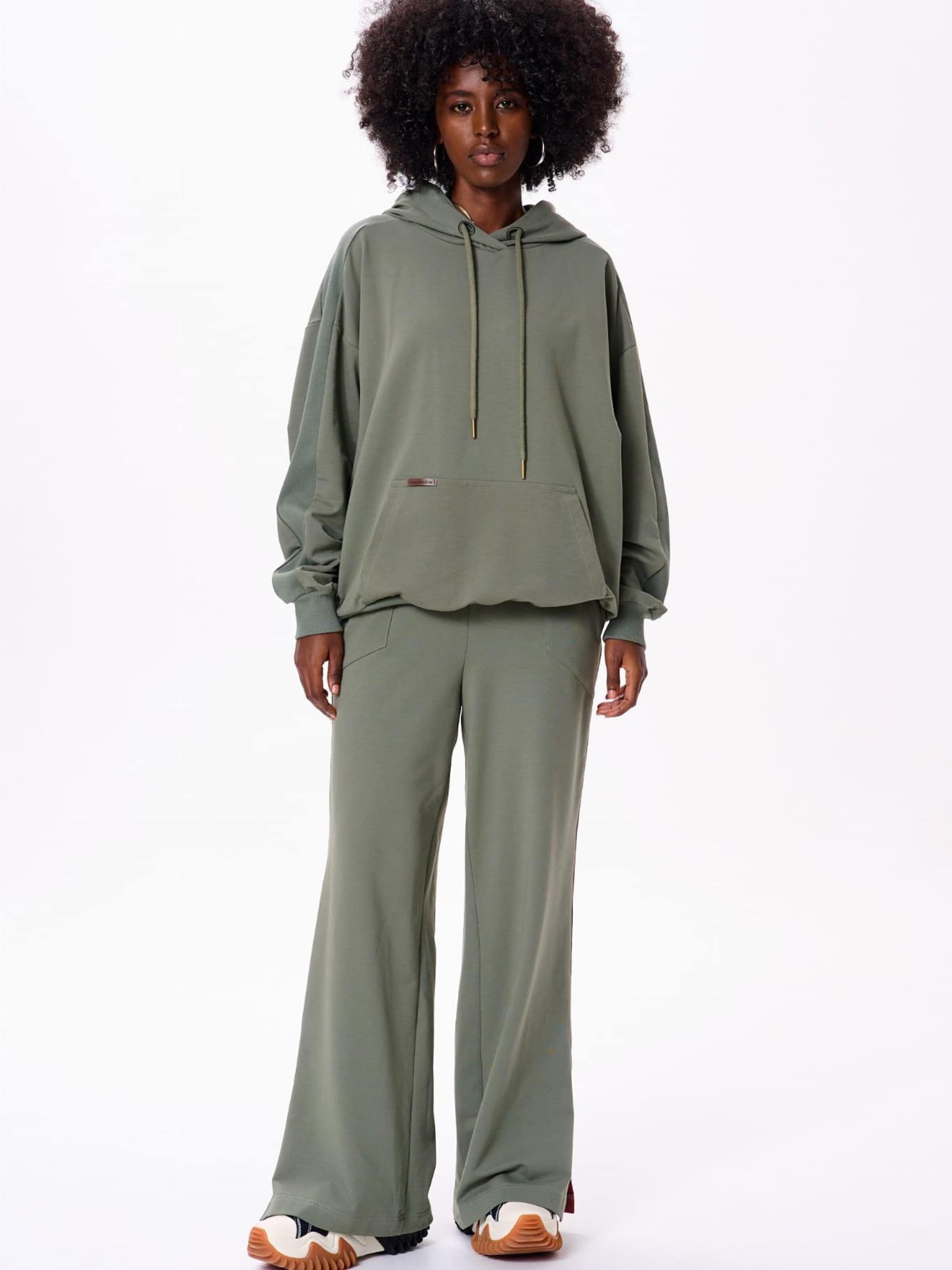 Blue Shadow Wide leg Pants in Green: front