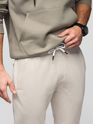 Effilé Pantalon de sport Ombre en gris