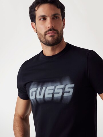 GUESS T-Shirt in Schwarz