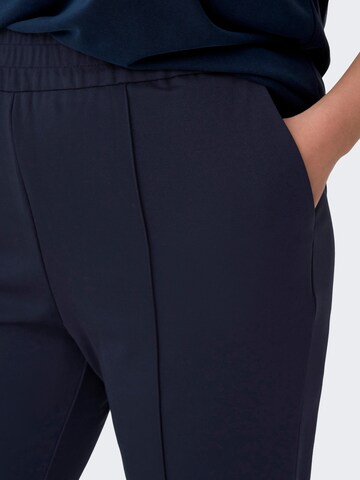 regular Pantaloni con pieghe 'Goldtrash-Suki' di ONLY Carmakoma in blu
