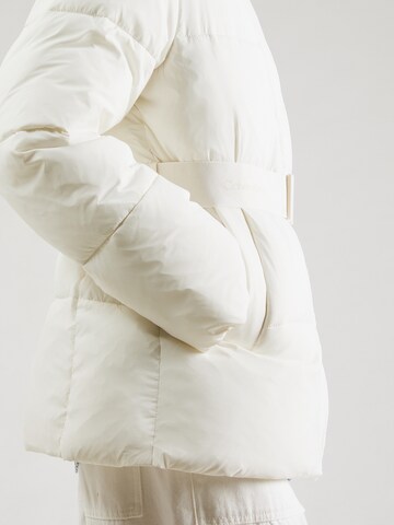 Calvin Klein Jeans Zimní bunda – bílá