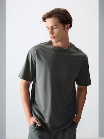 Tommy Life T-Shirts in Grau