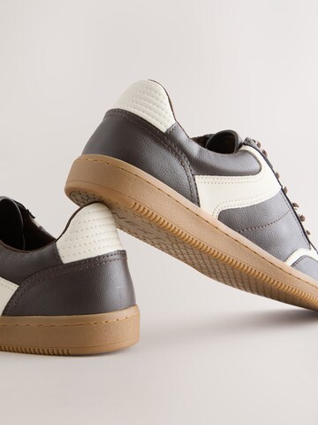 Baskets basses 'Forever Comfort' Next en marron