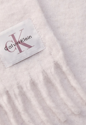 Calvin Klein - Chal en rosa