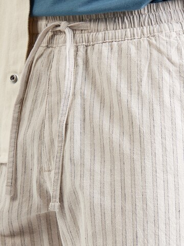 Abercrombie & Fitch Regular Broek in Grijs