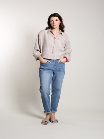 WEARABLE STORIES Blouse 'Lipa' in Beige: front