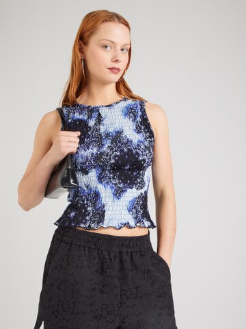 Monki Top in Blue: front