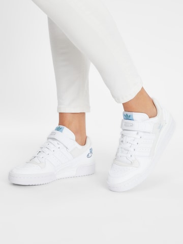 Baskets basses ADIDAS ORIGINALS en blanc : devant