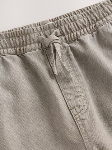 Next Loosefit Hose in Braun