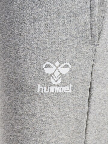 Effilé Pantalon de sport Hummel en gris