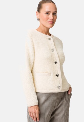 zero Knit Cardigan in White: front