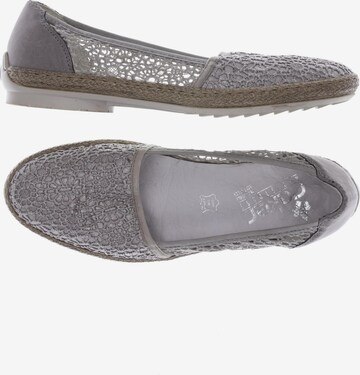 Rieker Flats & Loafers in 40 in Grey: front