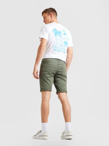 GARCIA Slimfit Shorts in Grün