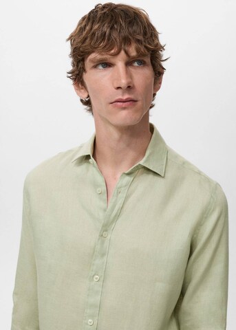 MANGO MAN Regular fit Button Up Shirt 'Parrot' in Green