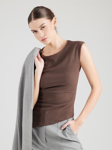 Tricou 'Georgina' de la ABOUT YOU pe maro: față