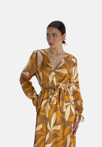 Elara Kleid in Braun