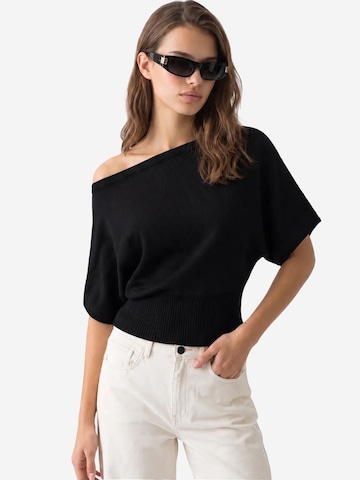 MixRay Sweater in Black: front