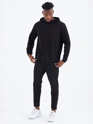 Completo per l'allenamento 'Aktive Sets' di Tommy Life in nero
