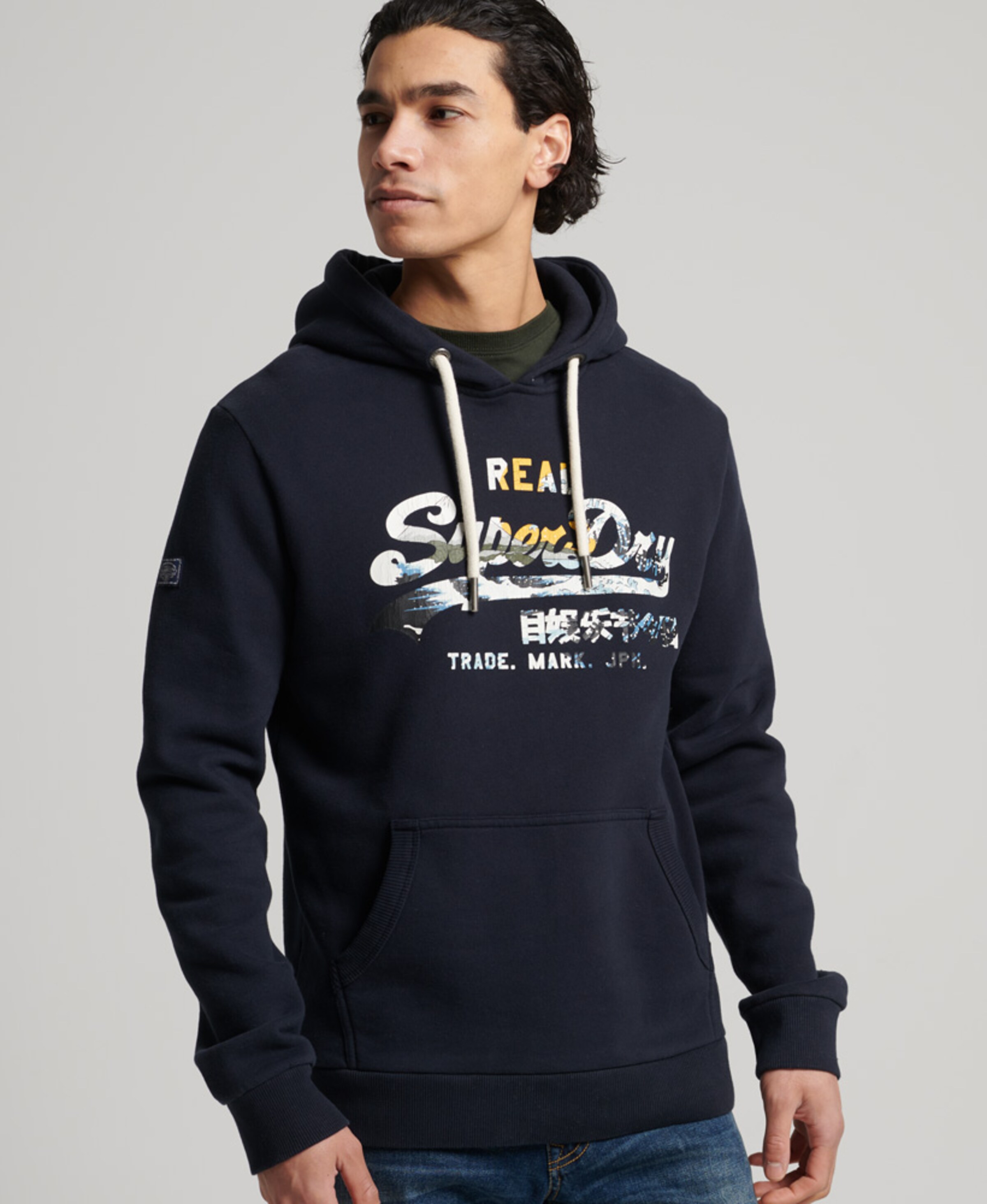Männer Sweat Superdry Sweatshirt 'Narrative' in Schwarz - NK96616 Männer Sweat Superdry Sweatshirt 'Narrative' in Schwarz - NK96616