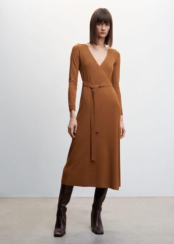 MANGO Stickad klänning 'Layers' i brun: framsida