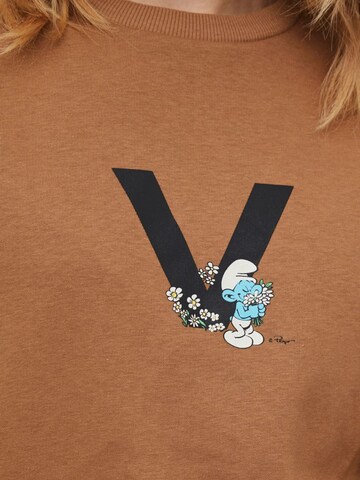 VILA Sweatshirt 'Smurfy' in Brown