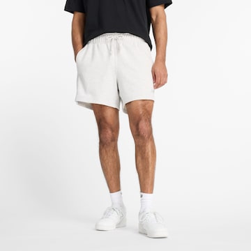 new balance - Pantalón 'Athletics French Terry Short 5"' en blanco: frente