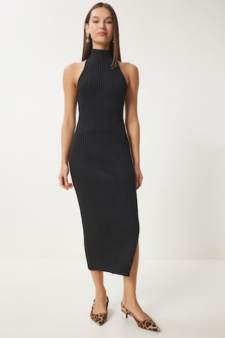 Happiness İstanbul Kleid in Schwarz: Vorderseite