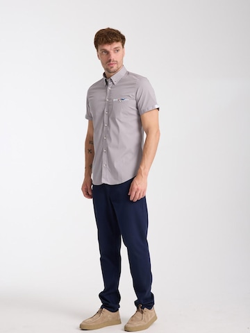 Slim fit Camicia business 'Iconic Poplin Stretch Man Shirt Short Sleeve Light Blue' di 7Camicie in grigio