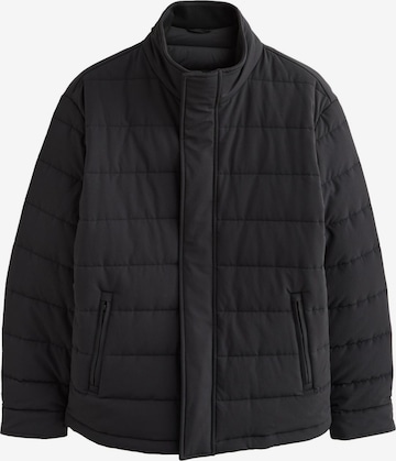 Next Преходно яке в черно: отпред