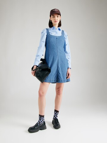 Rochie de la GAP pe albastru