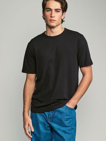 Next - Camisa em preto: frente