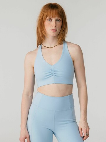 Top ' Stevie ' di Girlfriend Collective in blu: frontale